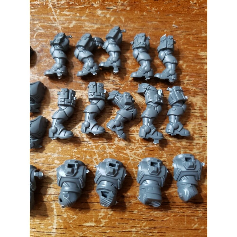 Warhammer 40k Space Marine Bits Primaris Reiver MK X Phobos Torso & Legs x5 - Picture 9 of 9